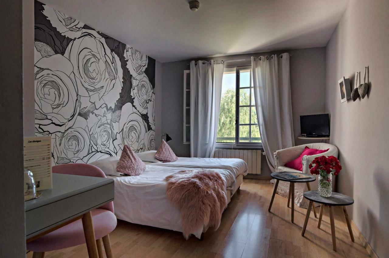 Le Mas Du Pont Roman Mane  Room photo